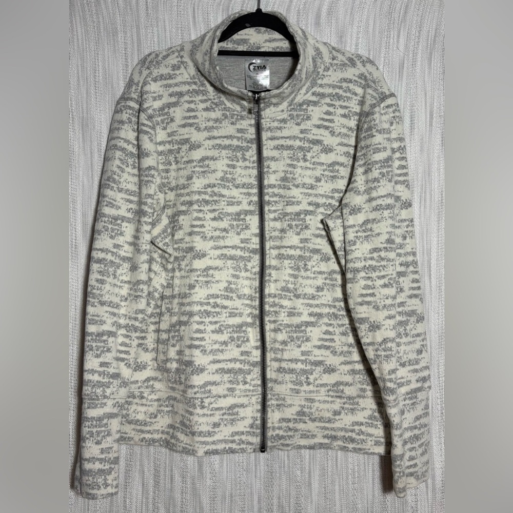 ZYIA Activewear Label